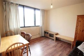 2 bedroom Property t...